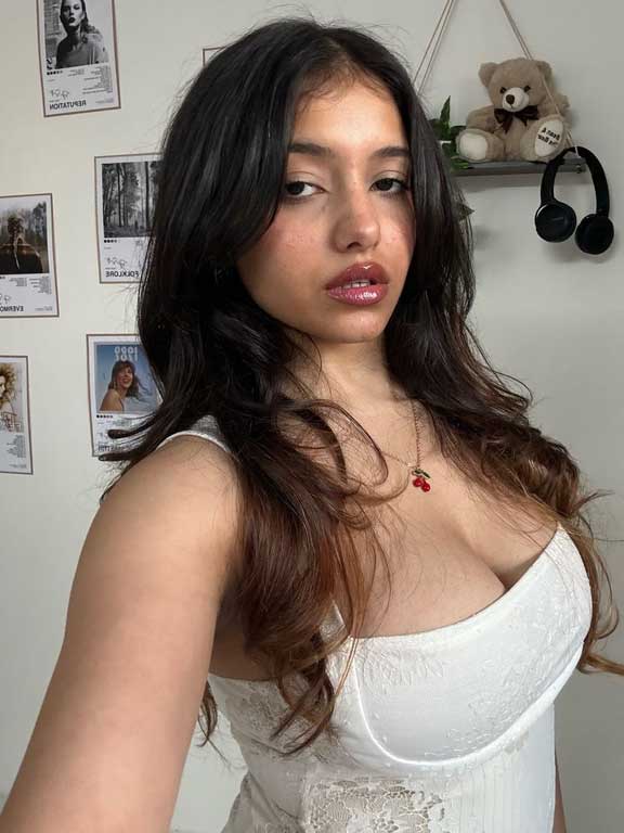 Shetal Call Girl Greater Noida Escort